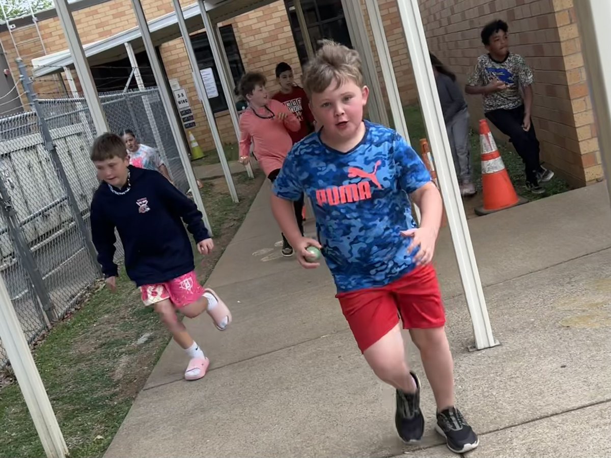 VetterFamily300 tweet media