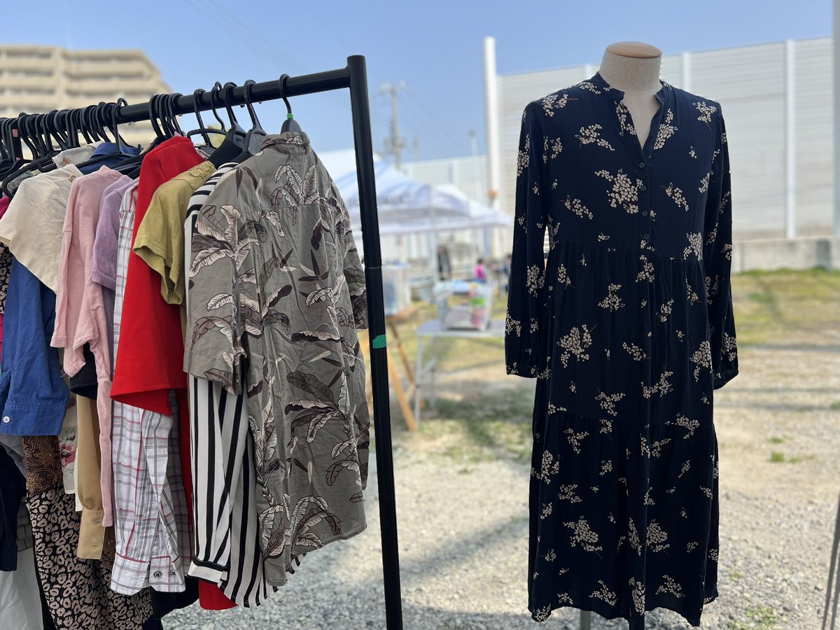 mayumaruco0723's tweet photo. 服の交換会。
今日は明石で開催してます👚♻️

高校生がSGDsに関心を持って知ってもらえたらっていう思いに、今日は弊社の服の交換会がサポートしてます。

📍明石T3テラス
3月28日（土）
10:00〜16:00 のみ1日開催です
@fukukokan https://t.co/kns4QZvRLL
