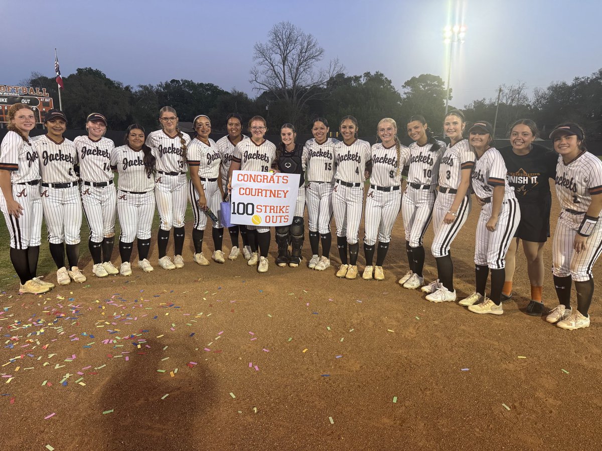 🐝 JACKET SOFTBALL 🐝 tweet media