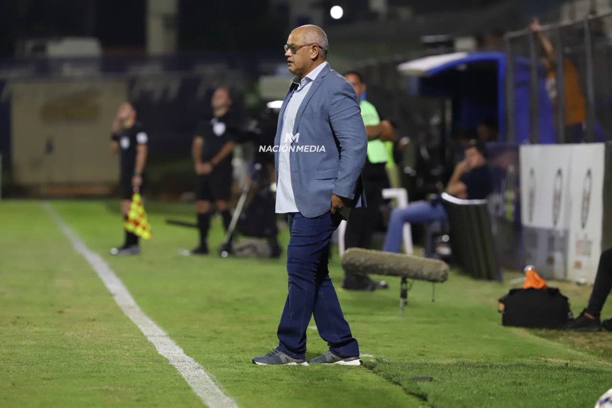 SomosVsSports's tweet photo. #Apertura2026 | 🎙 Francisco "Chiqui" Arce, DT de Libertad, tras la derrota 2-0 ante Ameliano.

"Nosotros sabíamos que nos enfrentábamos a un equipo bien estructurado"

"Por el segundo tiempo que ellos hicieron y los errores que cometimos, ellos ganaron el partido"

"Hemos perdido muchos partidos por nuestra irregularidad" 

"Es una situación preocupante, necesitamos mostrar otra cara" 

#somosvssports #Libertad #futbolparaguayo