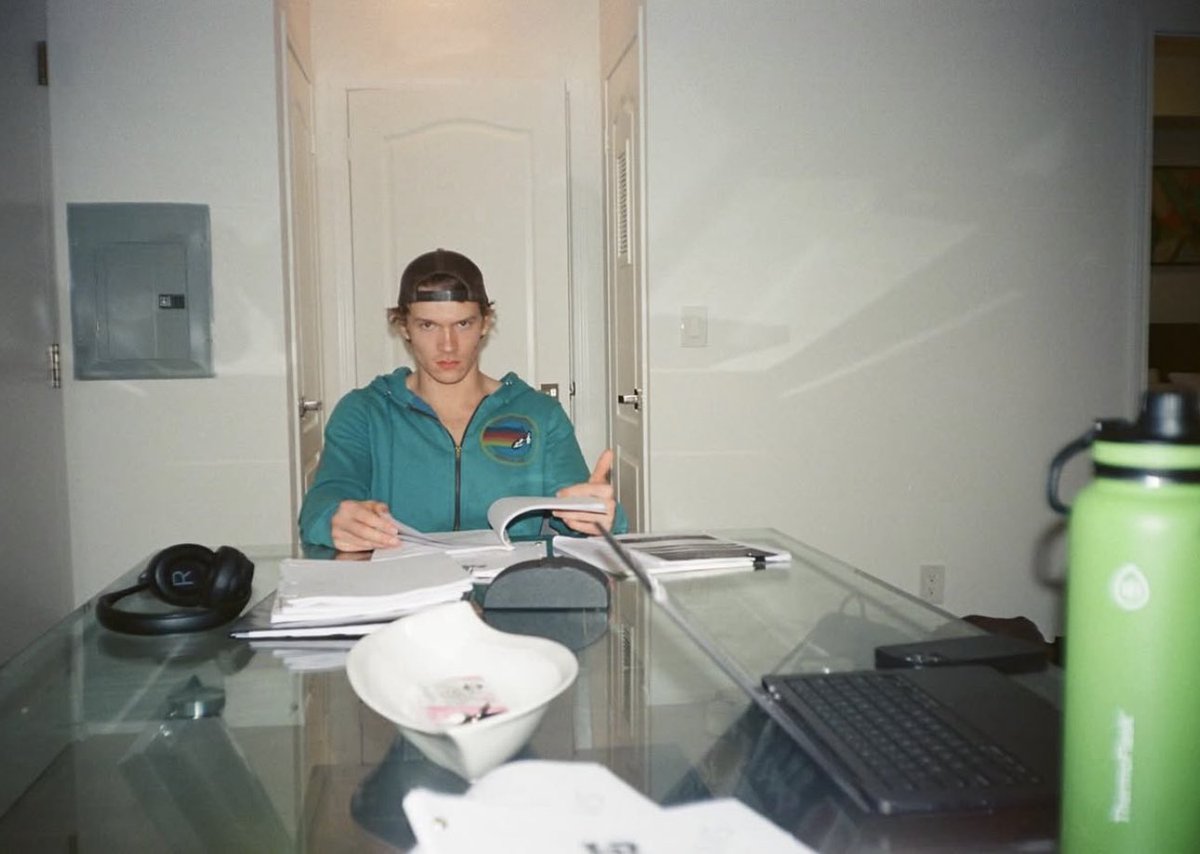 leti ⭐️ tweet media