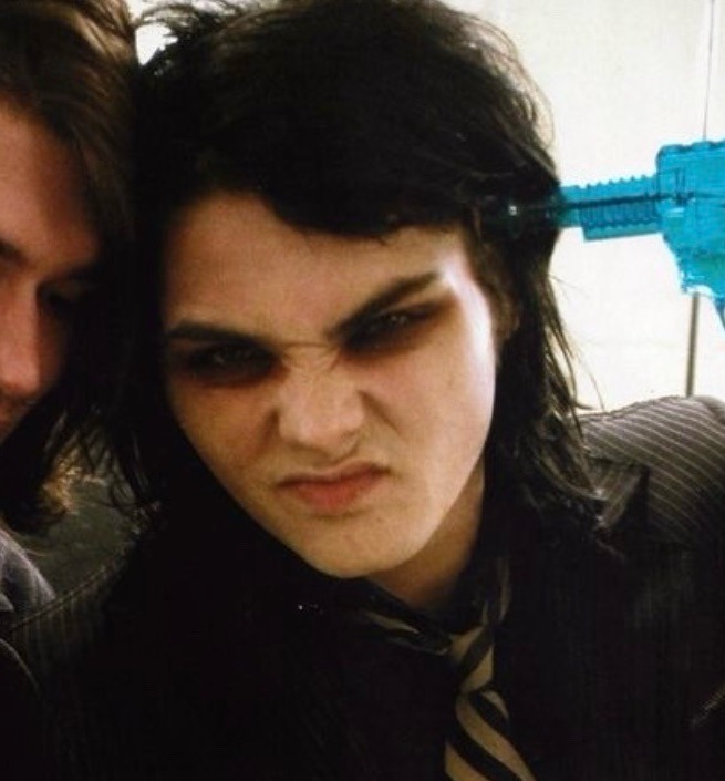 gab. viu o mcr 2x tweet media