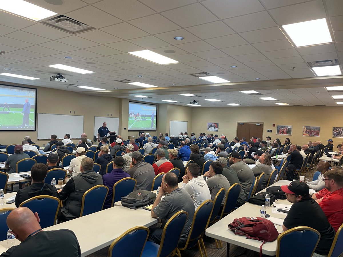 CoachKChism's tweet photo. A packed house day 1 of the Carson Newman Flexbone Clinic! https://t.co/JHHwYAHAau
