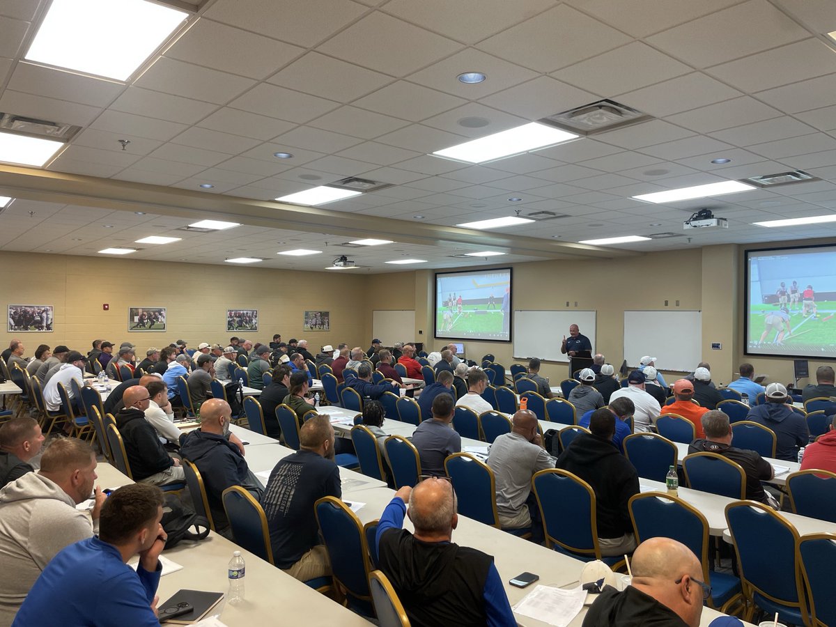 CoachKChism's tweet photo. A packed house day 1 of the Carson Newman Flexbone Clinic! https://t.co/JHHwYAHAau