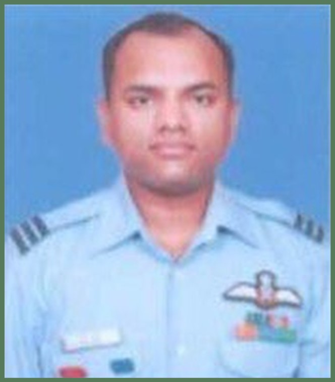 MajorSaurabhSh1's tweet photo. Join me in paying homage to WING COMMANDER RAJI NAIR who immortalized himself on this day in C - 130 J crash in 2014.                                   #JoinIndianArmy #joinindiannavy #Joinindianairforce #ssbinterview #ssbaspirants #ssbtips # #paratrooper #ParaSF #ssbpsychology #IMA #OTA #NDA #CDS #AFCAT #CoastGuard #PVC #ShouryaChakra #IndoPak #IndoChina #TAT #WAT #SRT #NDAGirls  #IndianArmy #IndianAirForce #GurukulMhow #JoinGurukulMhow #NoFeeSSBMentoring