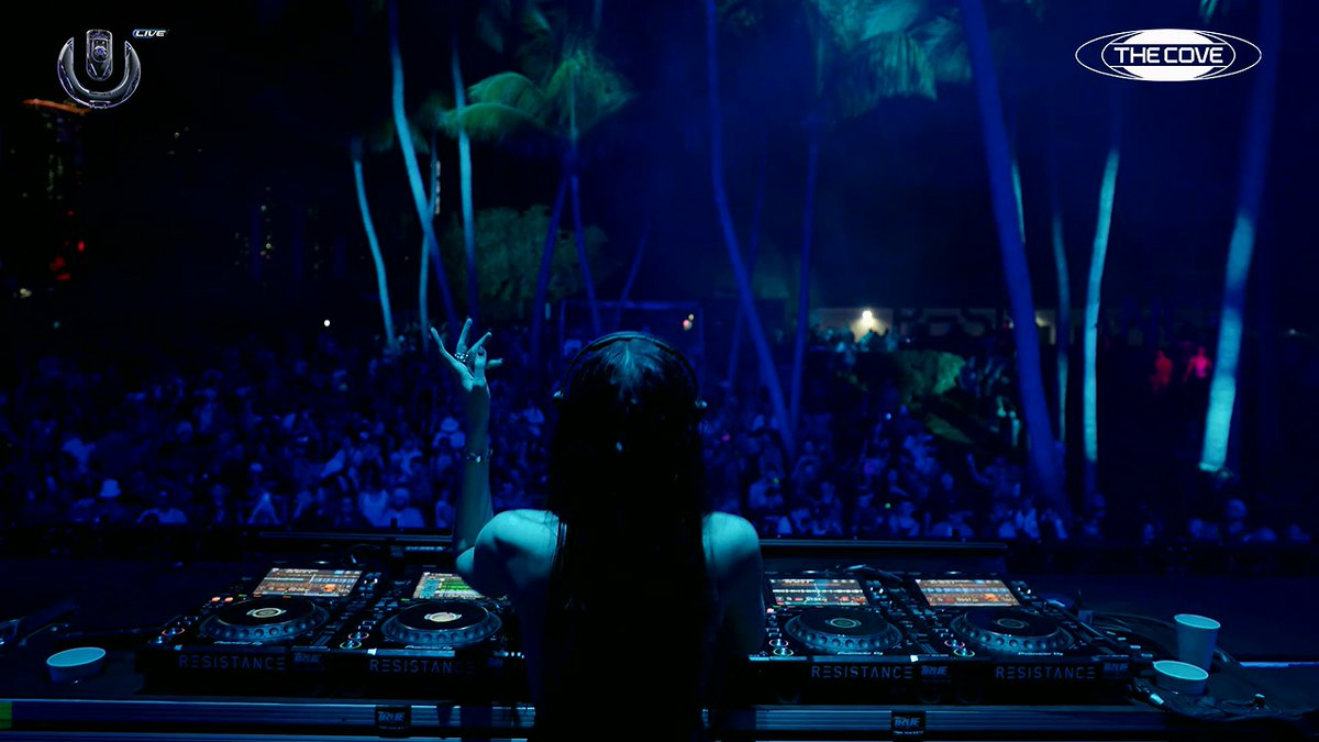 🍋BangGoTheBells 💋🧙🏻‍♀️✨ tweet media