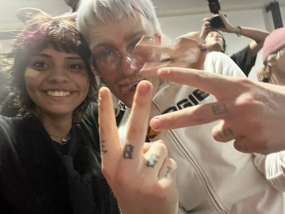 mila📿 tweet media