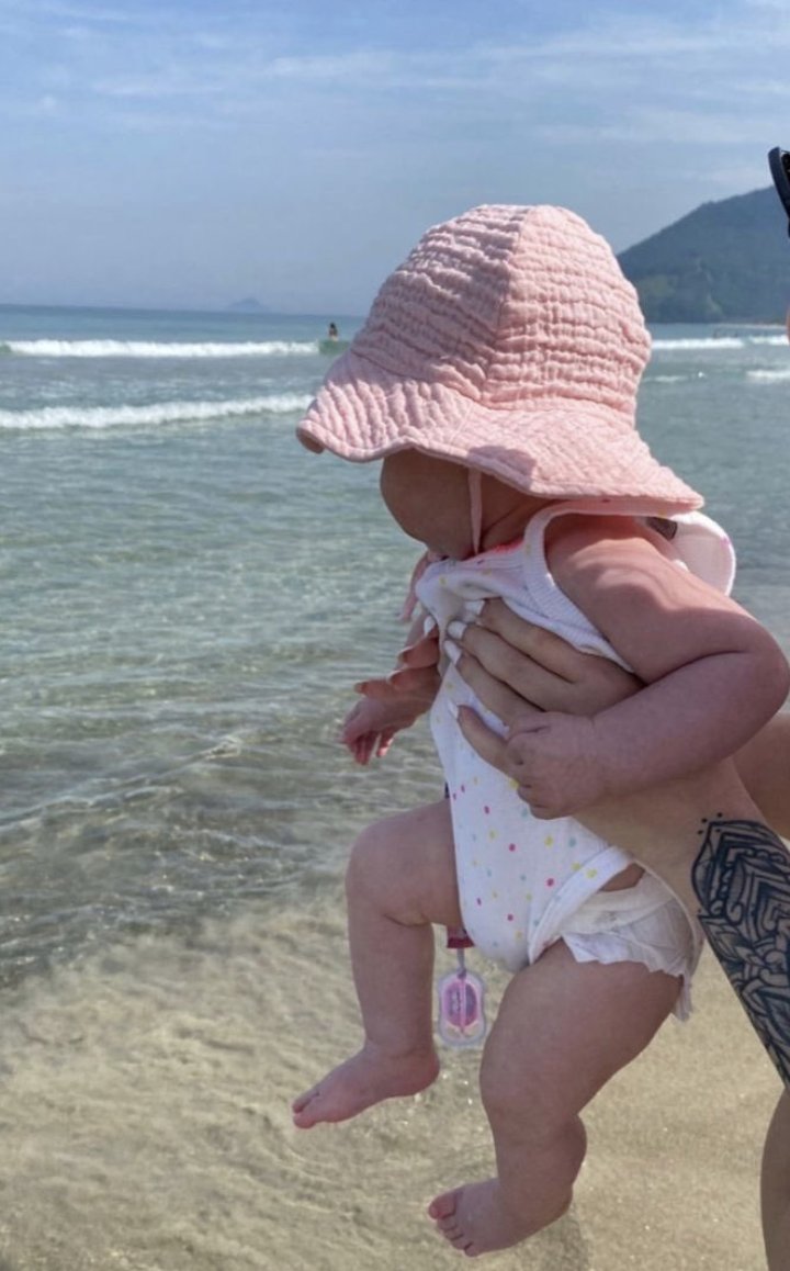 Barefoot Pregnant tweet media