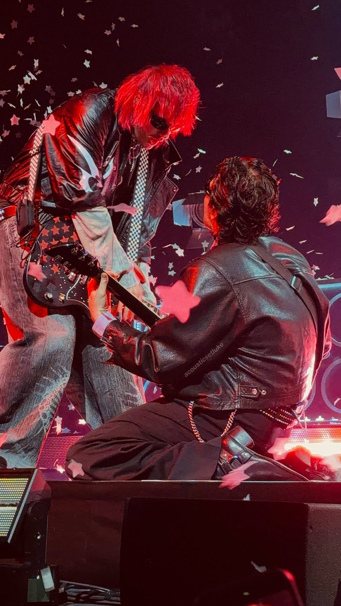 B •ON TOUR• ੈ✧̣̇˳·˖✶ tweet media