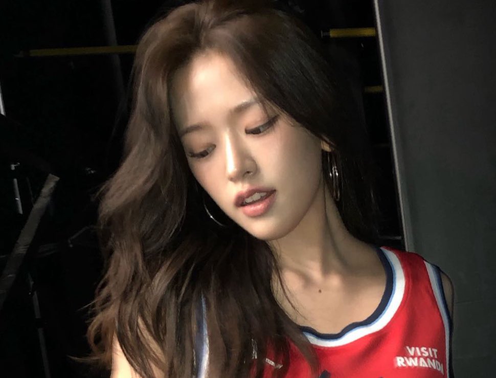 안유진 얼굴 tweet media