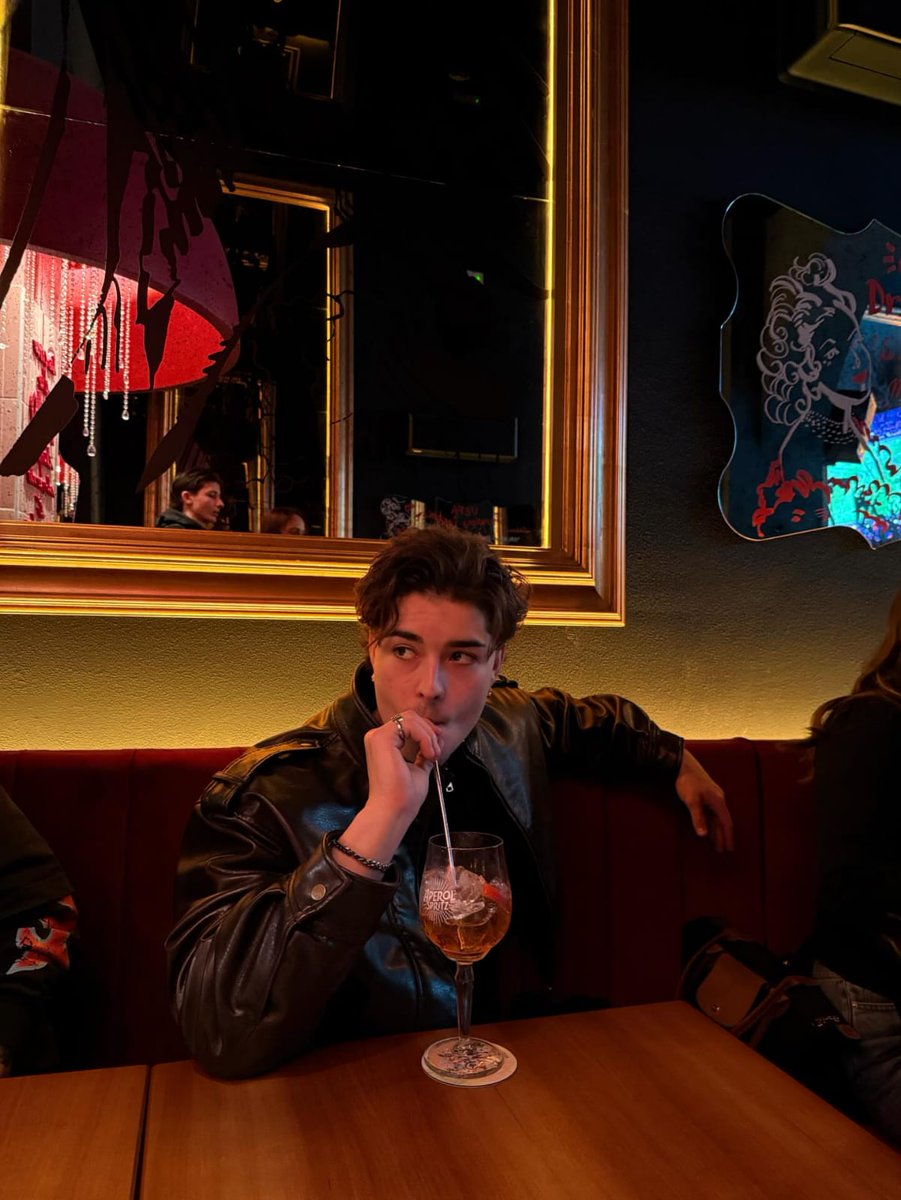 * 𝐣αson 𝐭odd ᵃˡᵗ ᔆʰᵃᵖᵉ tweet media