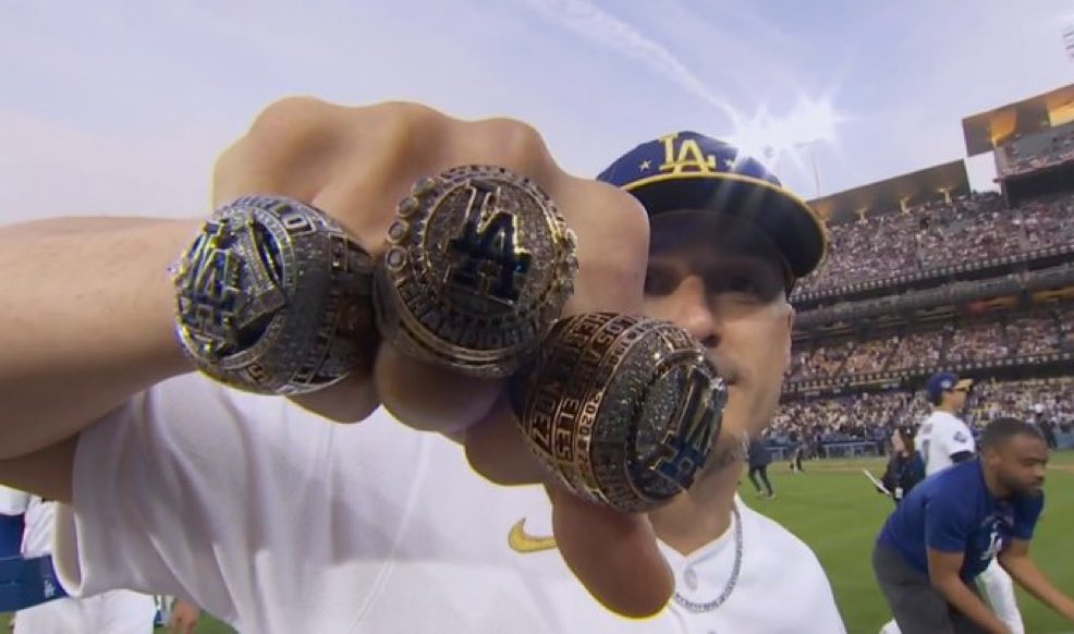 3x Champion Kiké Hernandez 🐐 🇵🇷