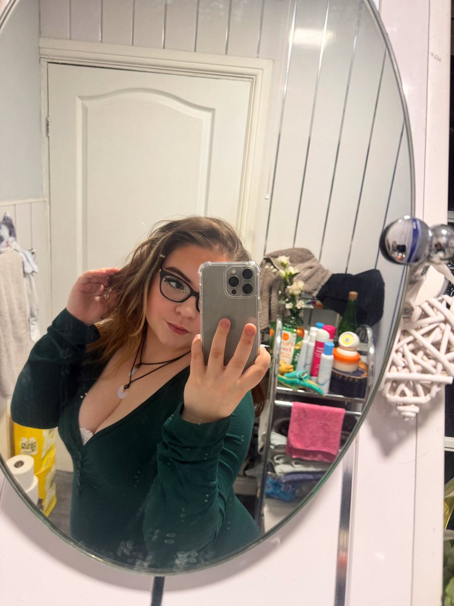 ✰ Sativa tweet media