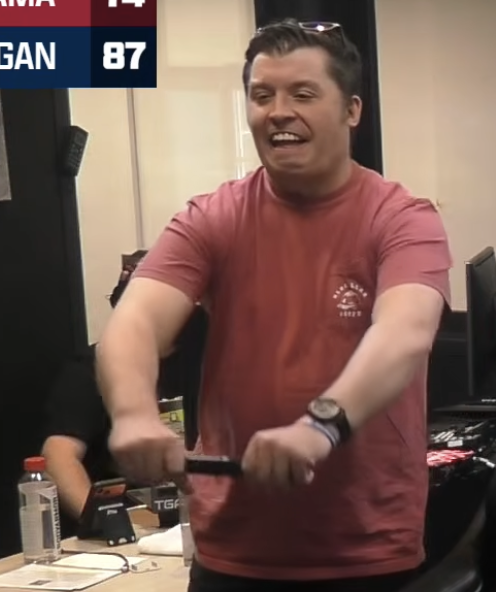 back to Wizards fan reaction tweet media