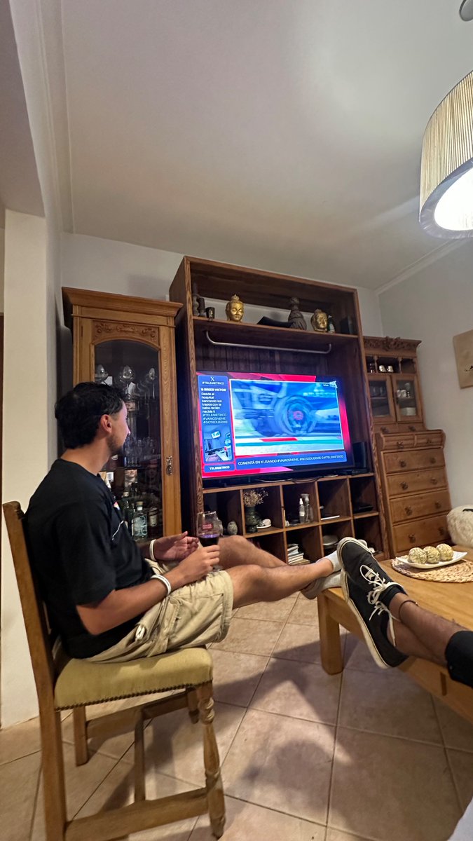 CON MI PRIMO QUE RECIENTEMENTE RECUPERO LA LIBERTAD. ALENTANDO A FRANQUITO Y A MI POLLO PIA.
SALUDOS DESDE LOS MORRONES, LA PAMPA
#TELEMETRICO
#VAMOSNENE
#NOSEDUERME