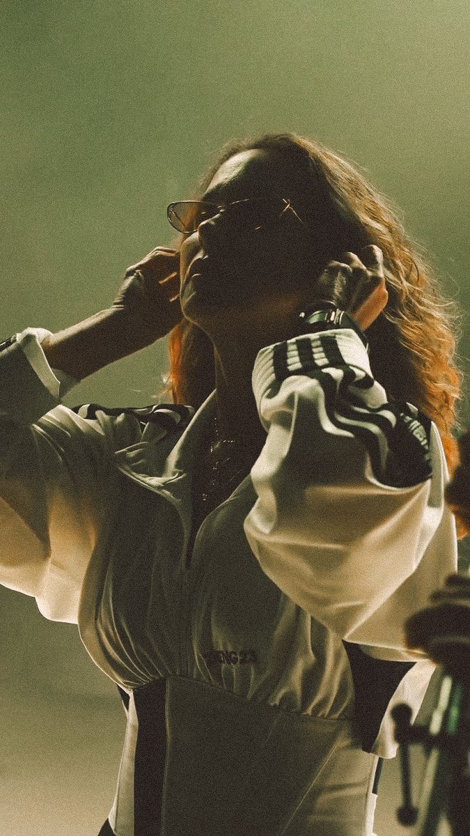 jarysandrith's tweet photo. Sabe que es iconica 💋 https://t.co/Bf89NI2hqs