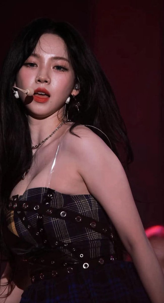 K. Gallery tweet media