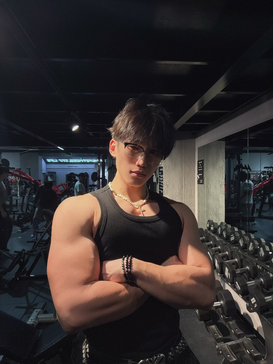 年轻的丈夫 tweet media