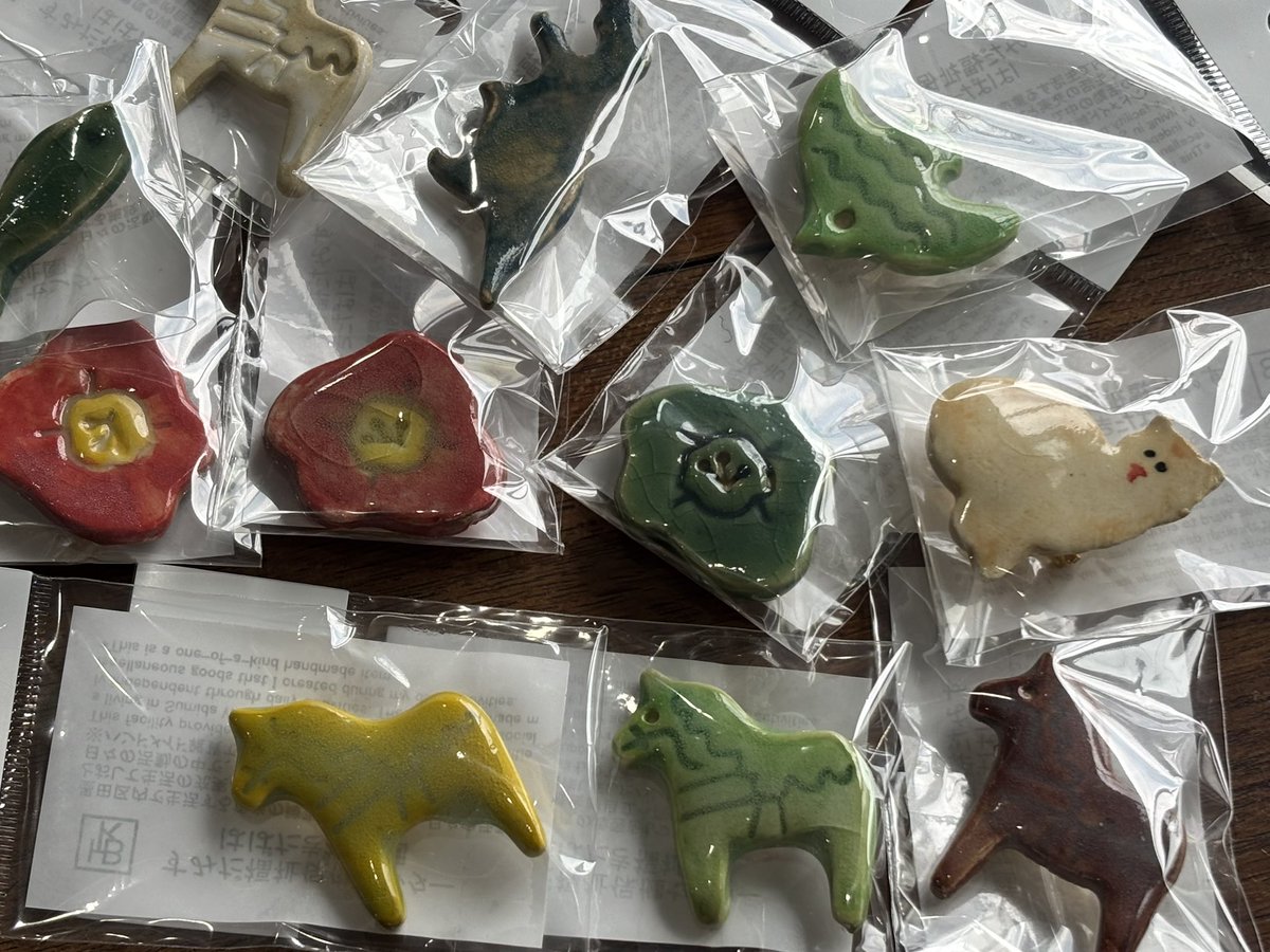 ／
直営店限定
ハンドメイド雑貨✨
＼

墨田区にある「はばたき福祉園」の利用者の方々が活動で取り組み制作した手作り雑貨！人気のレザークラフト・革工芸やアクセサリースタンド、ブローチ、ピアス、アロマストーンなど種類豊富✨

▼詳細はコチラ
lovetimecafe.com/hbk_goods/

#授産商品
#墨田区