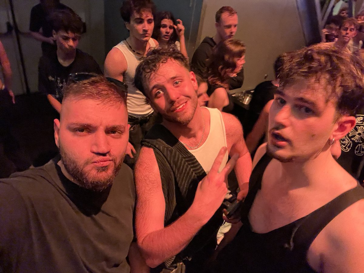 r (@rynoringo) on Twitter photo 