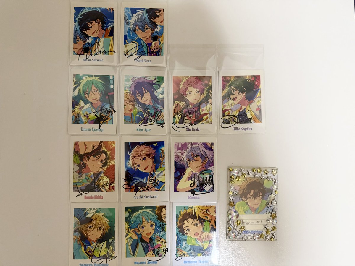 Penguins_00_5's tweet photo. 【交換】 あんスタ 10周年展示会 P.A.shots!! ぱしゃっつ

譲：凛月 泉 巽 マヨイ 宗 みか 北斗 嵐 カンナ 友也 創 光
求：千秋 弓弦 ニキ （友人分）晃牙 桃李 ジュン

＊1段目は千秋 ニキ 晃牙 ジュンいずれかを含み、4段目とまとめての交換のみ
＊本日12〜15時頃に池袋手渡し>別日都内手渡し https://t.co/Rgckk3FJ60