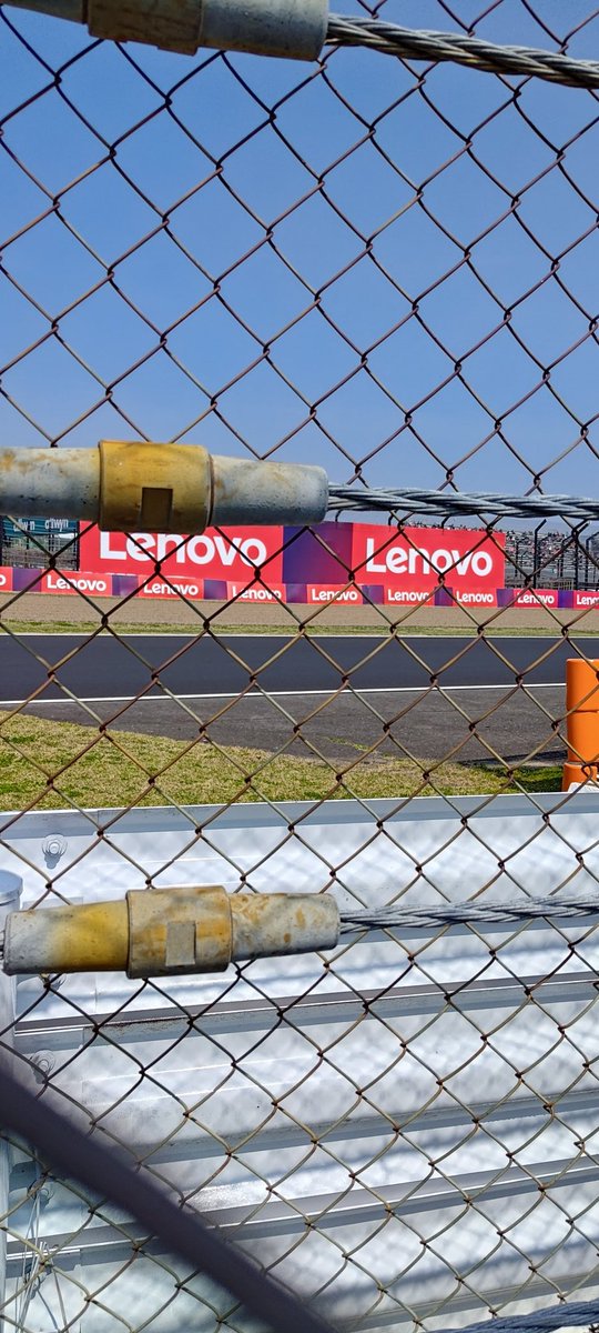 西コースの醍醐味！
近い！！
おそらくフォメーションラップなら顔わかるかも

#f1jp
#鈴鹿サーキット