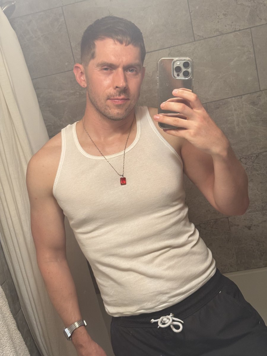 Andrew R. tweet media