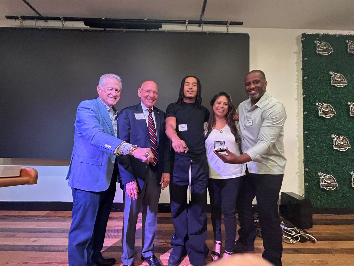 Biletnikoff Award tweet media