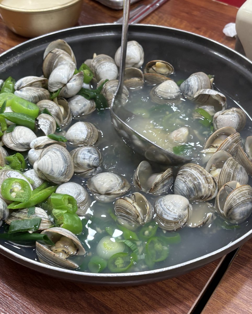 시선。 tweet media