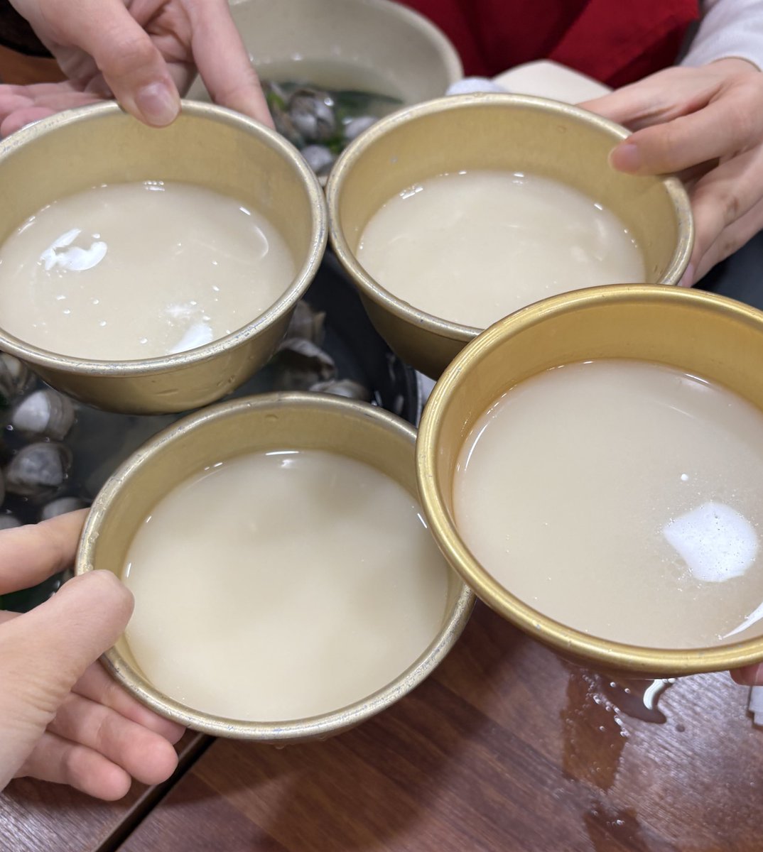 시선。 tweet media