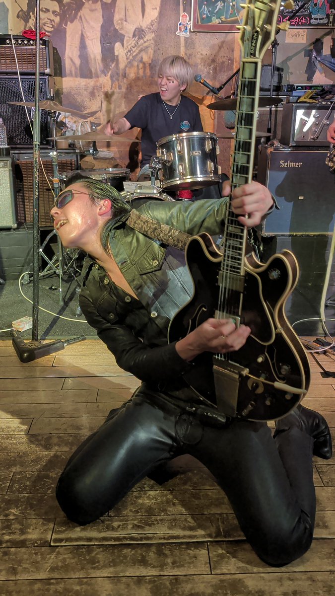 reona8517's tweet image. ギターはRYU🎸
#JOHNNYPANDORA