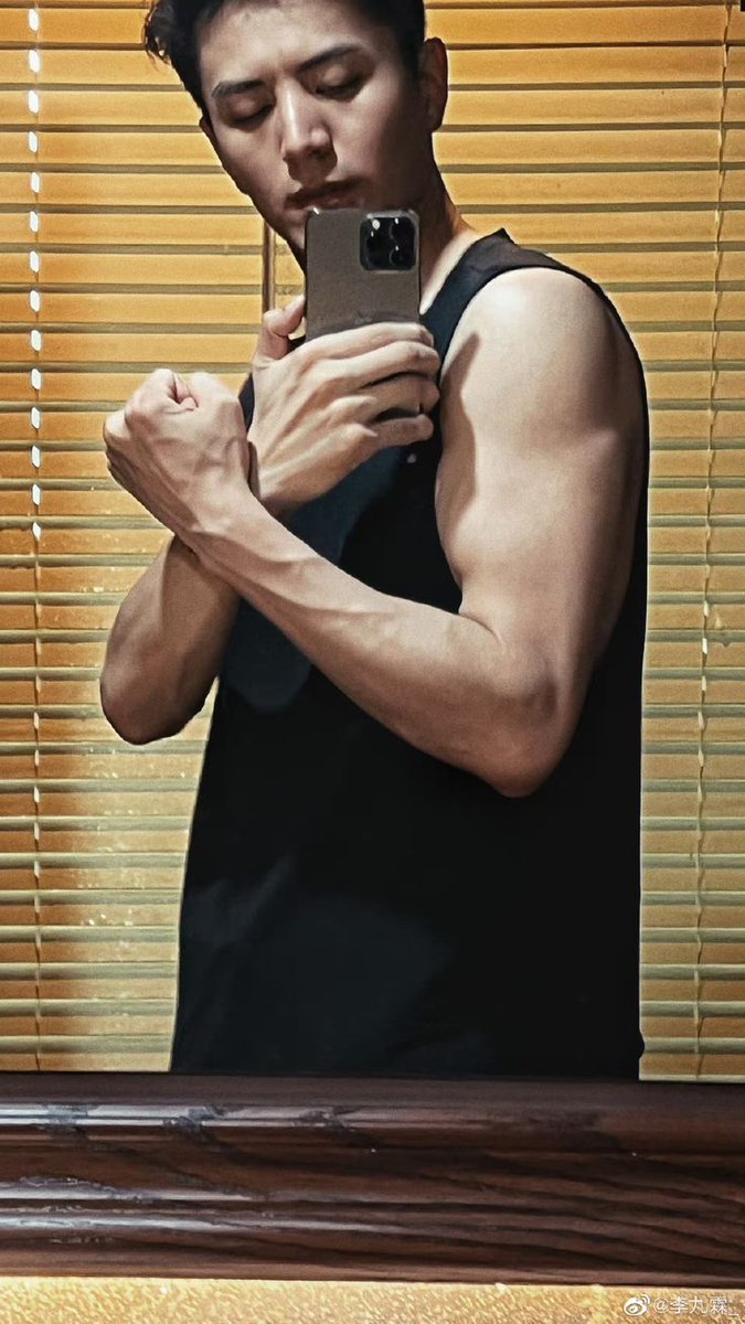 pictzer90's tweet photo. 💪 https://t.co/TxCrnkfjYP