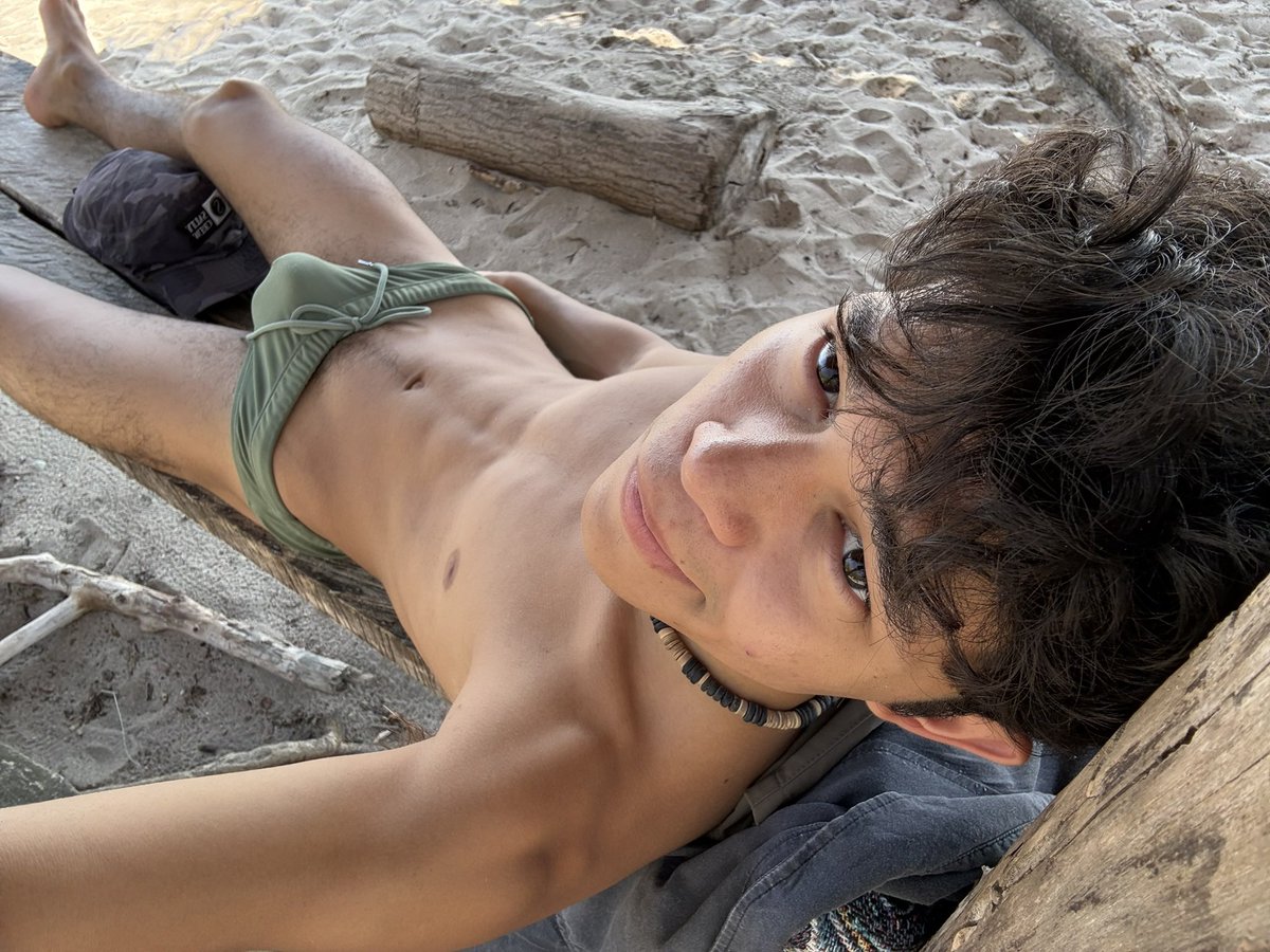 Roxander tweet media