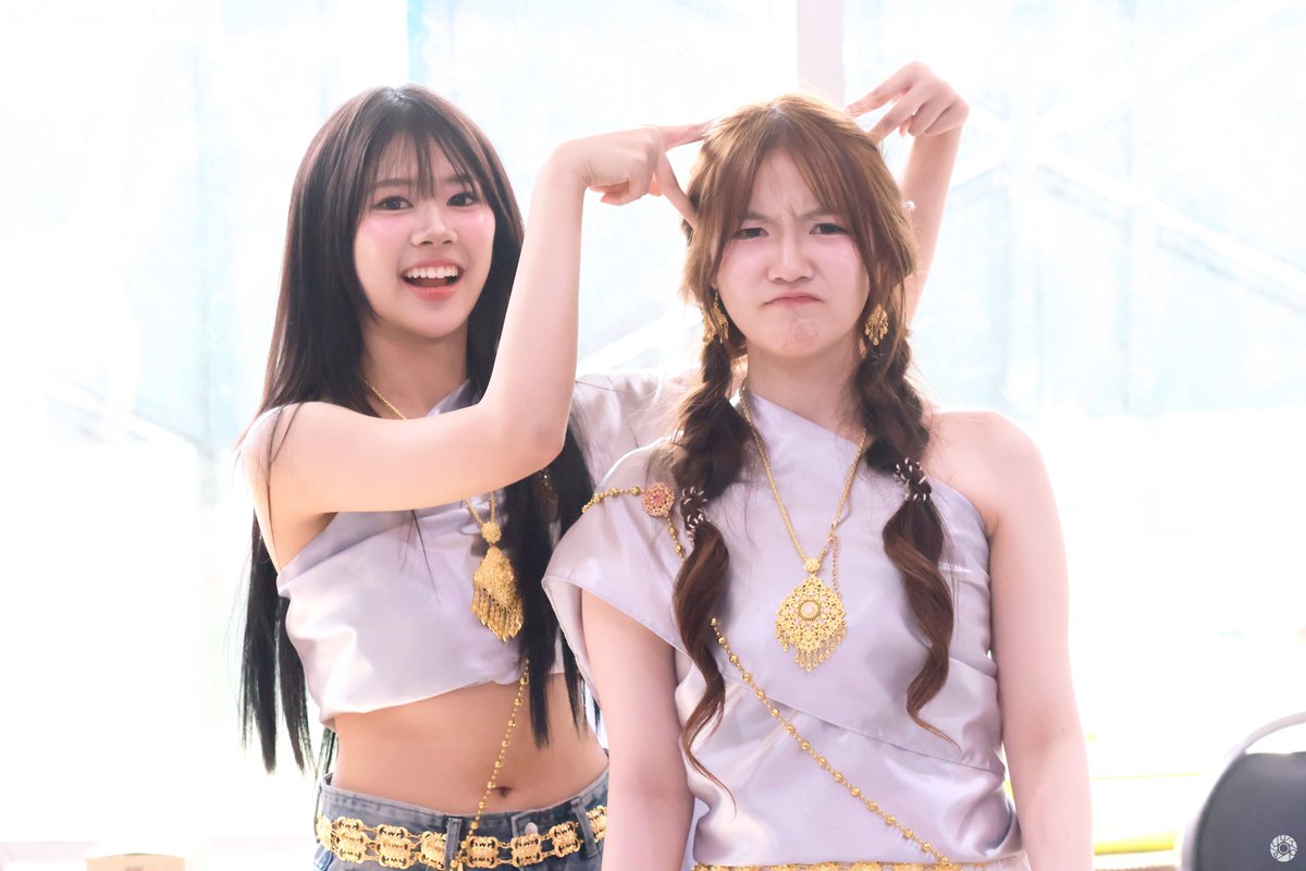 🦈🦖 Pluto's 🐹🦊 tweet media