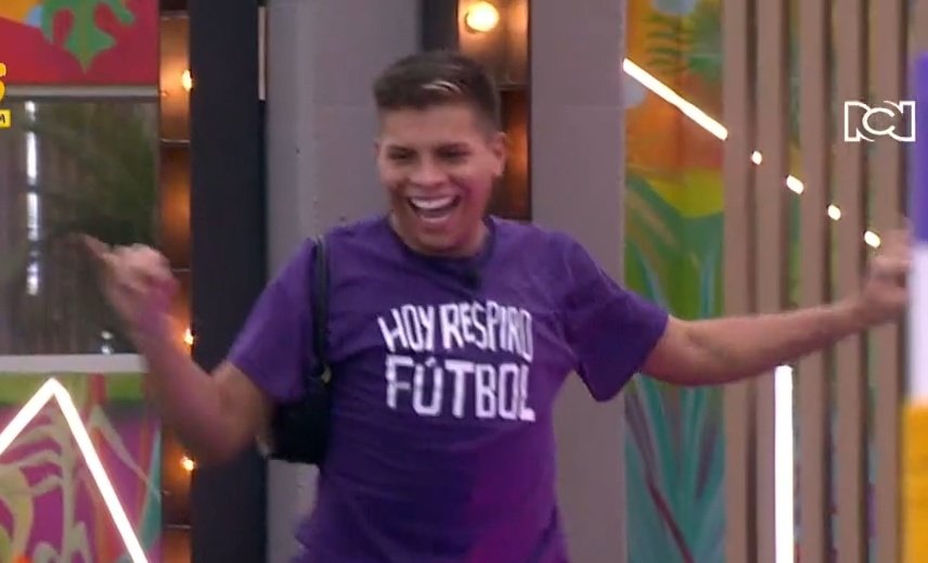 Qué oso ser Luisa Cortina y salir a enterarte que tu único voto fue de Alexa Torrex, la que quisiste bullear y ni te determinó. 

#LaCasaDeLosFamososCol3