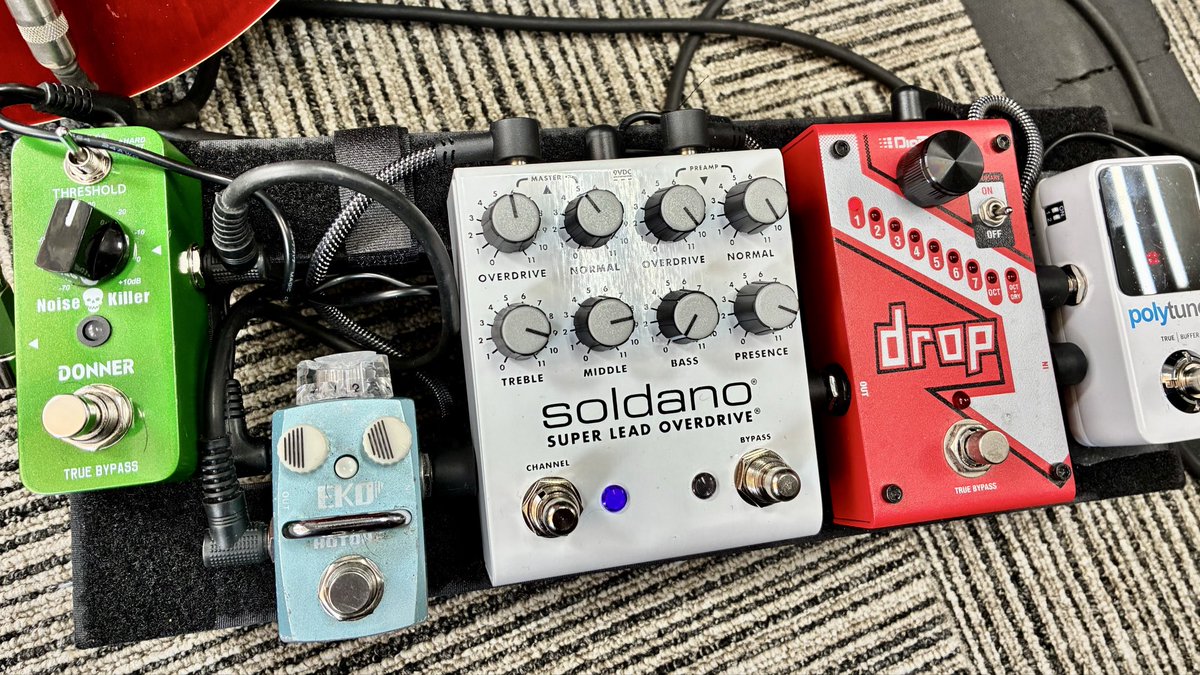 djzionlol's tweet photo. 60,000円のオーバードライブ届きました。🙄

パソコンに繋いで鳴らしただけでも、クッソやばい図太い音！

こりゃあライブがヤバいです。
#soldano #sloplus #effector https://t.co/eWl58b1RWn