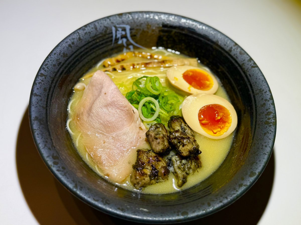 89eightnine's tweet photo. 2026.03.28.
麺心風見鶏.

麺匠文蔵さん×麺心風見鶏コラボラーメン。
『文風らーめん2026ver』
いよいよラストスパートです！

無くなり次第終了となりますので是非ご賞味ください！！

#麺心風見鶏
#風見鶏
#鶏白湯
#ラーメン
#佐久市岩村田 https://t.co/Whwq9lqm4M
