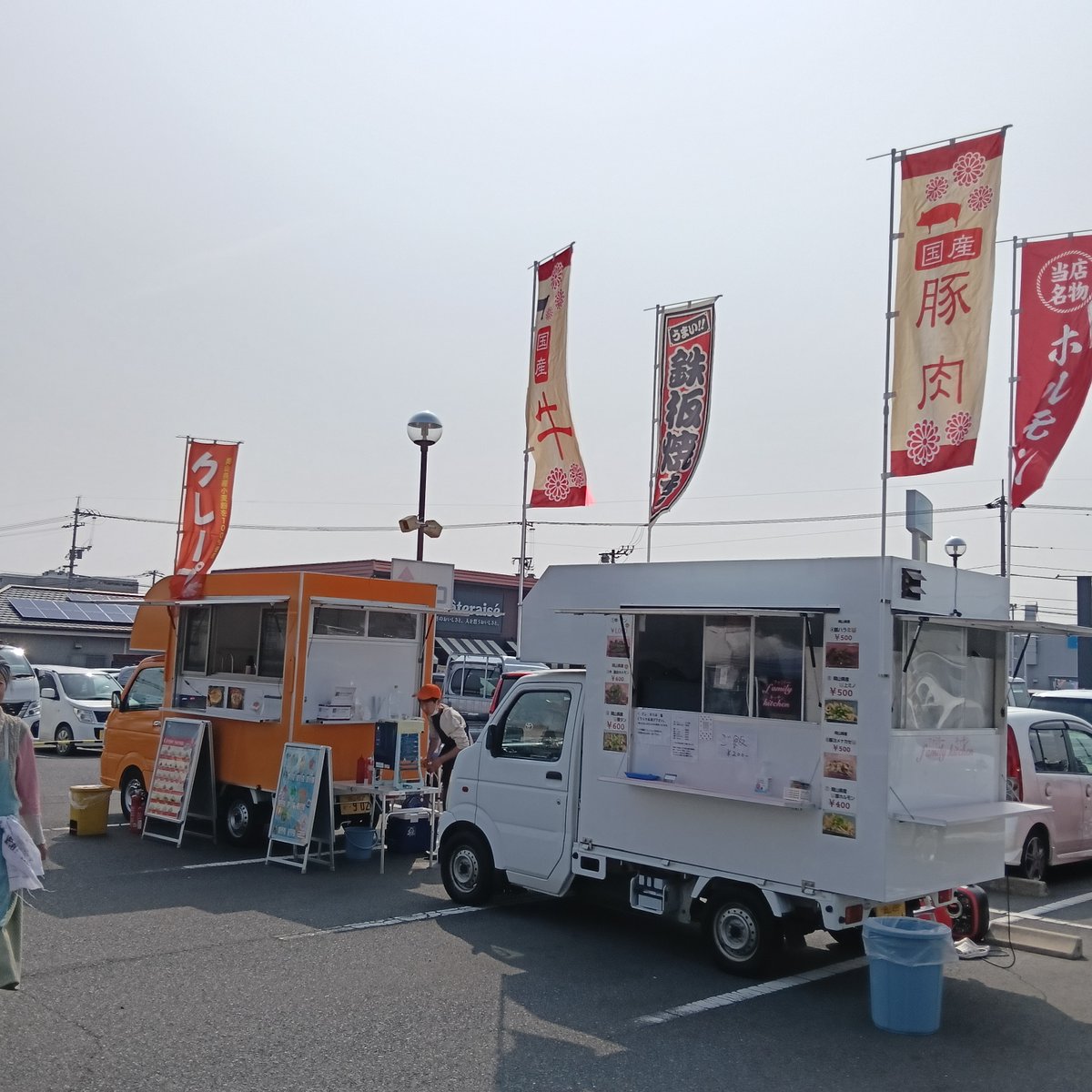 daikazokunoyu's tweet photo. 今日と明日は大家族の湯の駐車場でお湯FESをおこなっております
ソーキそばがね…かつお出汁のきいたスープとトロットロのソーキとモズクがやたらと美味しかったんです!
いやもうもう一回食べに行こうかなってくらいに…
#大家族の湯 #HUGHUG #イベント https://t.co/aDGXeQN8fK