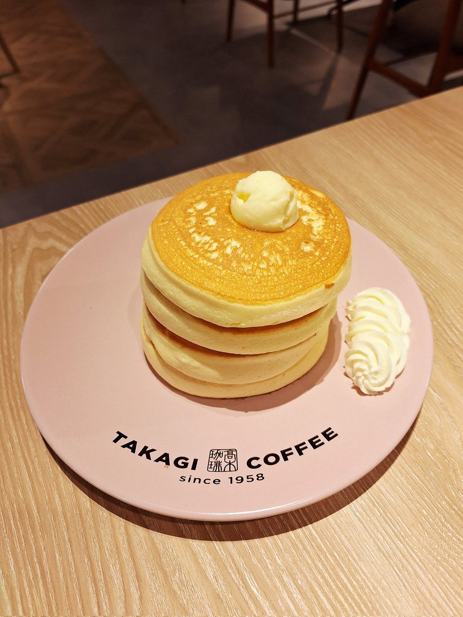 樹脂粘土で作ったパンケーキリングを付けて、モーニングへ行きました❤

#髙木珈琲　#モーニング　#パンケーキ