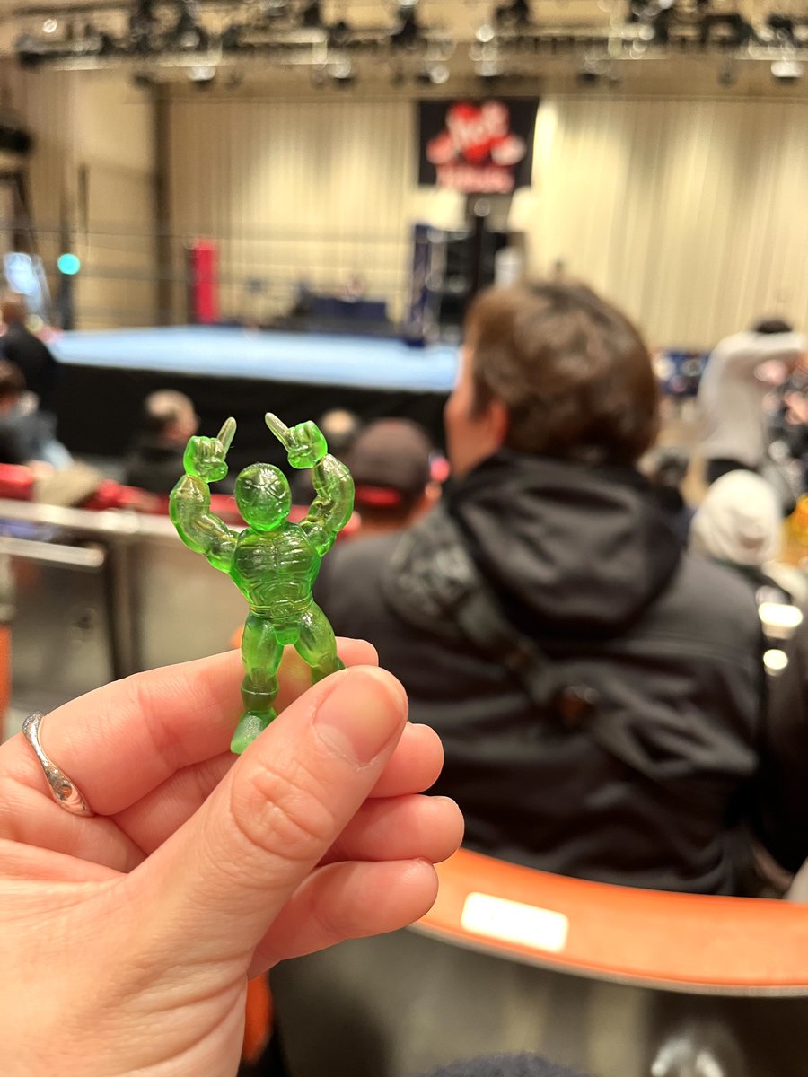 saeeeepiyo1997's tweet photo. 今日はこちらから！
初めてのhotシュシュ！
サマスのキンケシ風フィギュア今日はこちらからに使いやすすぎるポーズだ😂☝🏻 ☝🏻���
#prhot https://t.co/I2p8LTEW6x