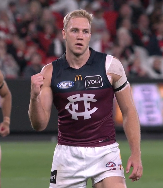 outbreezy tweet media