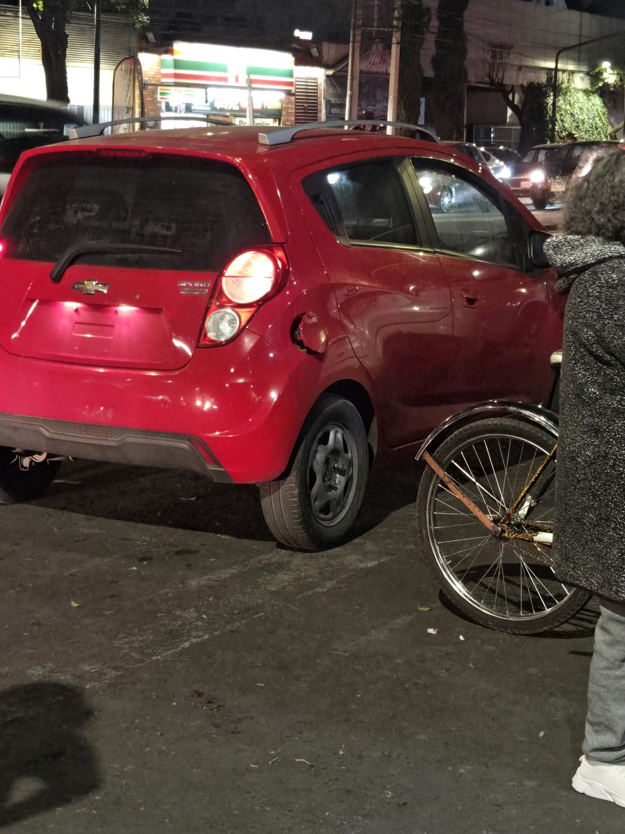 Salesiquen's tweet photo. O sea sí me descontaron aún así los $20 por cancelarle al auto que no correspondía con la descripción y no traía placas? @DiDi_Mexico https://t.co/noy6A0jq2z