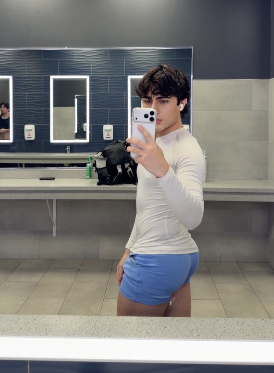 angel☪︎ tweet media