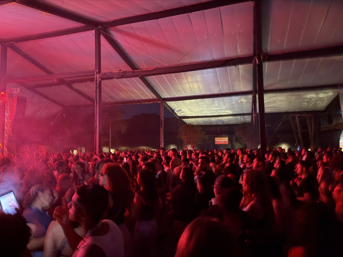 ngm dabe q eu sou a dm da neurótica