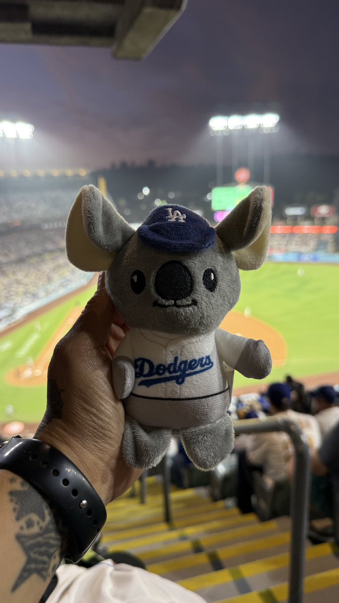 Gabriela ᥫ᭡. tweet media