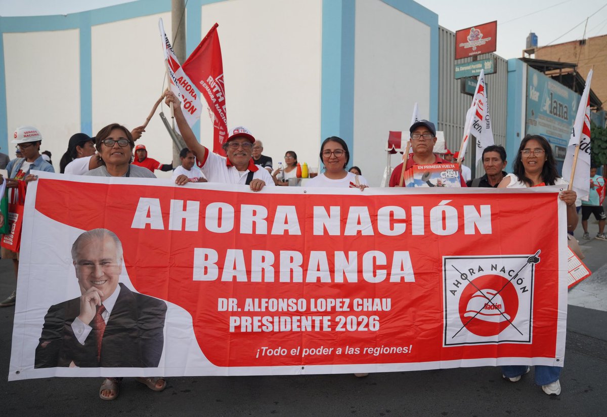 RuthLuqueIbarra's tweet photo. Seguimos avanzado con fuerza y convicción, hoy en Huacho!! Ahora Nación! Ahora!! López Chau presidente!! #MarcaTodosLosCascos
#SenadoNacional #EscribeEl8 https://t.co/nXlnZynFK5