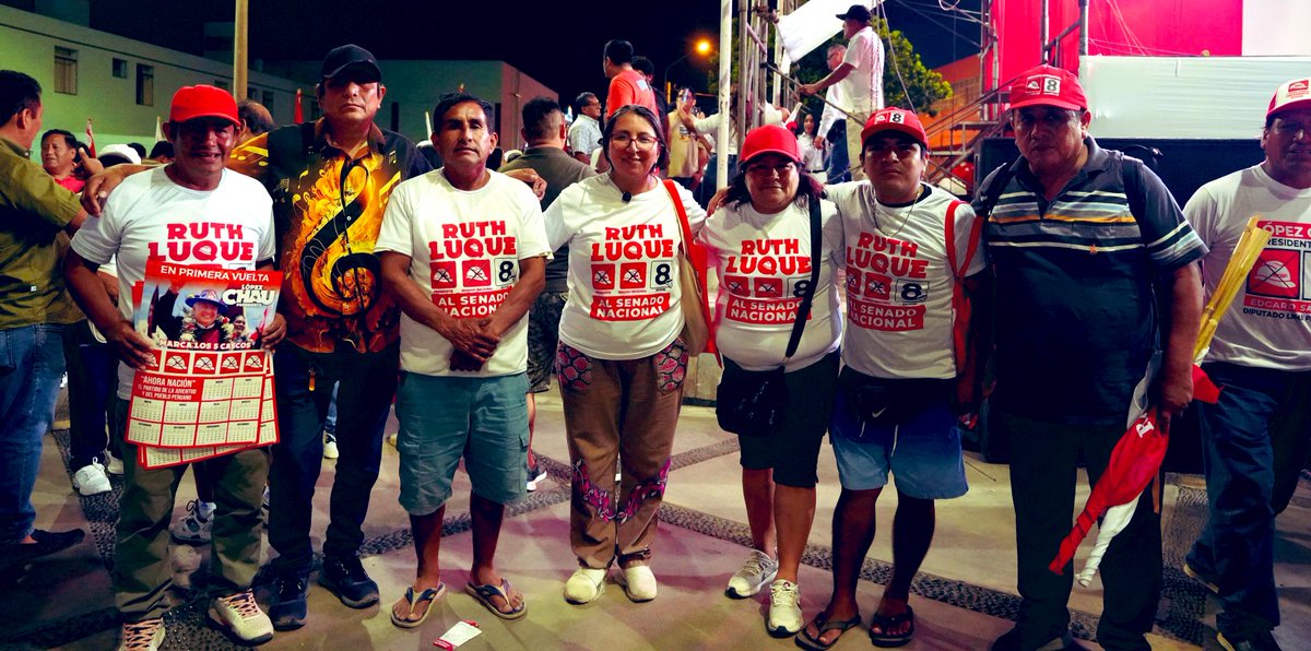 RuthLuqueIbarra's tweet photo. Seguimos avanzado con fuerza y convicción, hoy en Huacho!! Ahora Nación! Ahora!! López Chau presidente!! #MarcaTodosLosCascos
#SenadoNacional #EscribeEl8 https://t.co/nXlnZynFK5