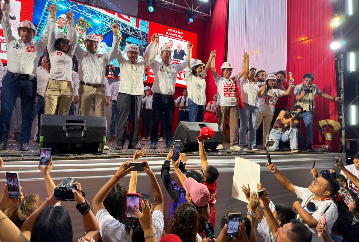 RuthLuqueIbarra's tweet photo. Seguimos avanzado con fuerza y convicción, hoy en Huacho!! Ahora Nación! Ahora!! López Chau presidente!! #MarcaTodosLosCascos
#SenadoNacional #EscribeEl8 https://t.co/nXlnZynFK5