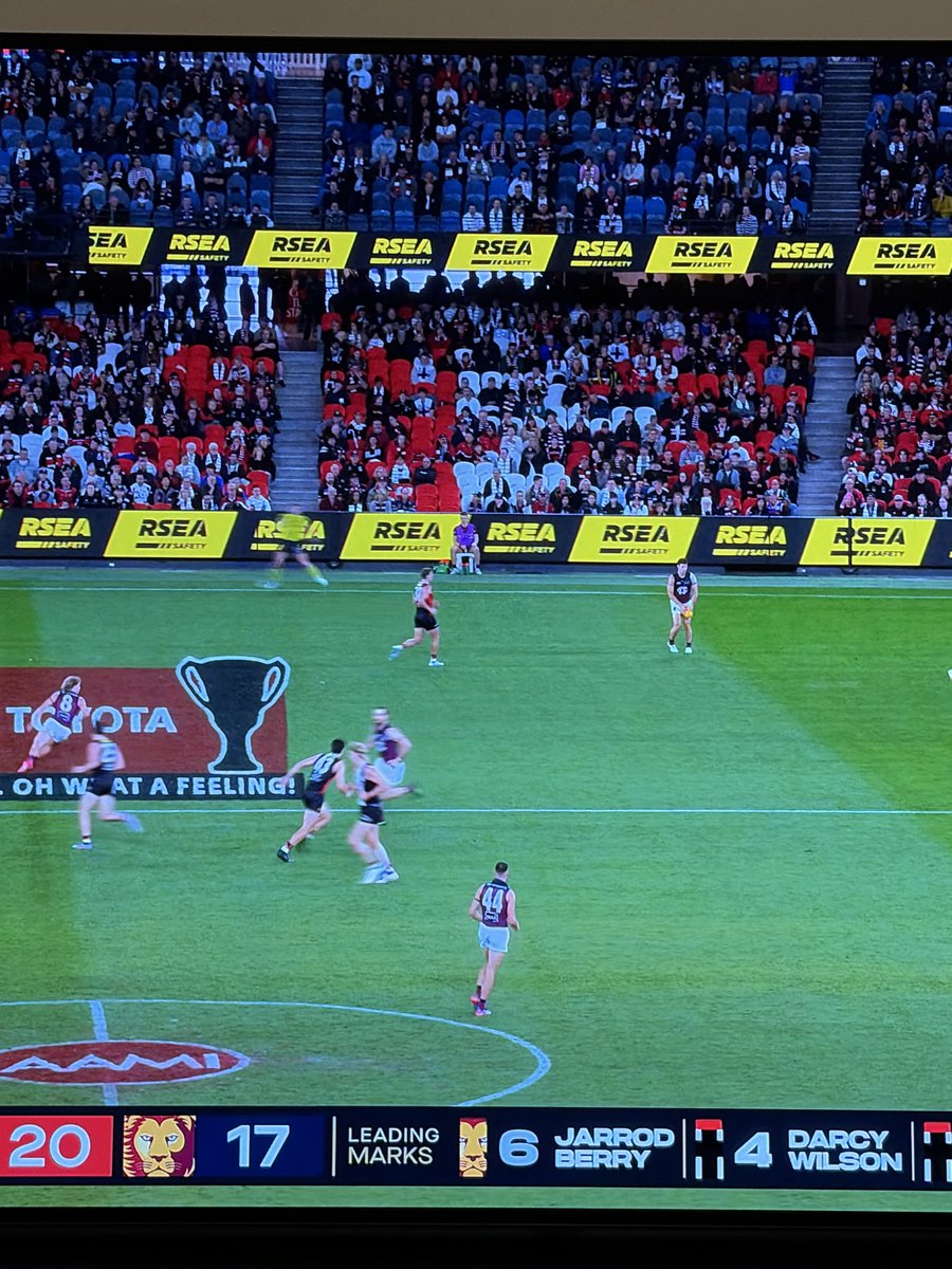 Mr Versace tweet media