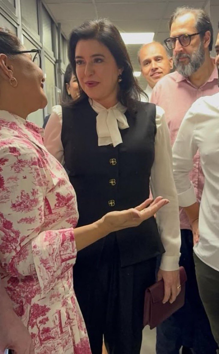 maria júlia tweet media